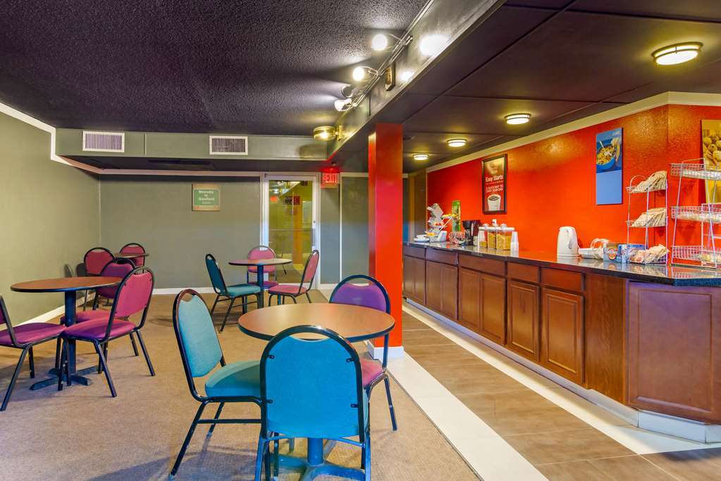 Oyo Hotel Goodland Ks Hwy 24 Restaurant photo